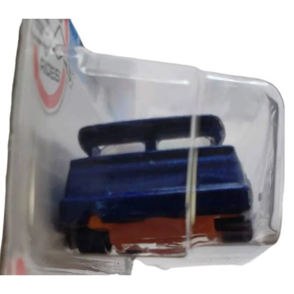 Hot Wheels Retro Racers '87 Ford Sierra Cosworth 1/64 Blue With 10 Spoke Wheels